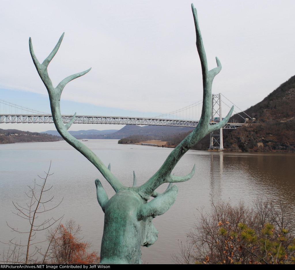A NB Metro North Running Up To Manitou Station a-nb-metro-north-running-up-to-manitou-station